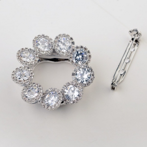 R.A zircon brooch  1601380002