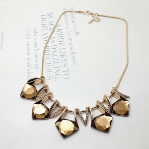 R.A crystal necklace   400722