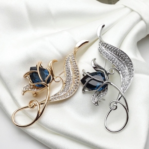 R.A zircon brooch 1543520602 