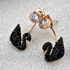 R.A swan earring  980002