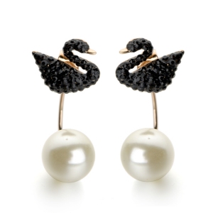 R.A swan pearl earring   980003