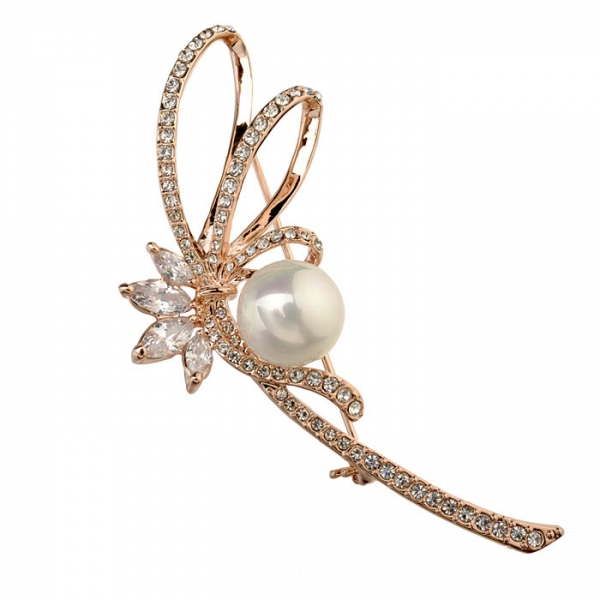 R.A pearl brooch  350609