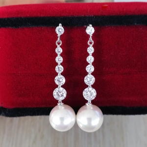 AllenCOCO Korean version of the small inlaid zircon pearl earrings 20846802