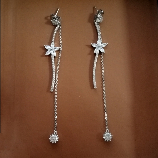 AllenCOCO Korean version of the temperament flower tassel before and after the earrings 20848602
