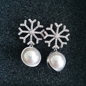 AllenCOCO Korean version of the temperament snow pearl earrings 20848302