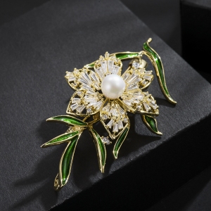 R.A zircon flower brooch 850413