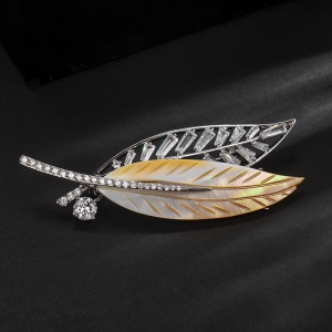 R.A leaf brooch  850375