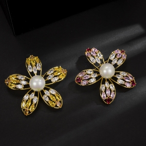 R.A flower brooch  850377