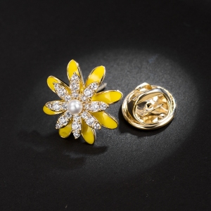 R.A rotary zircon brooch  850423