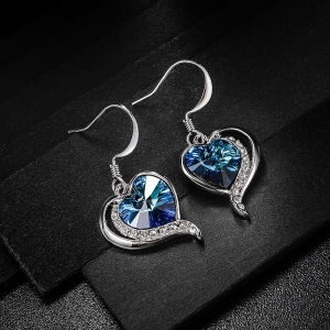 R.A crystal earring  821045