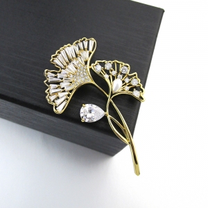 Rigant crystal brooch 53732