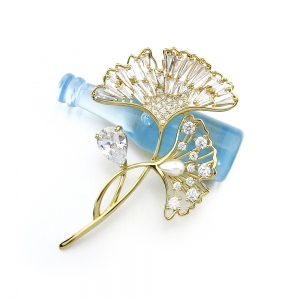 Rigant crystal brooch 53732