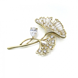 Rigant crystal brooch 53732